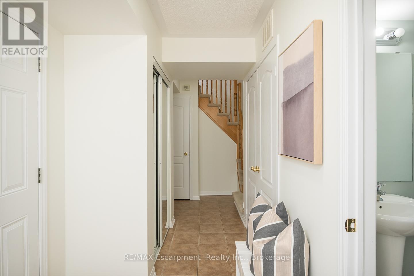 11 - 620 Ferguson Drive, Milton, Ontario  L9T 0M7 - Photo 4 - W12195901
