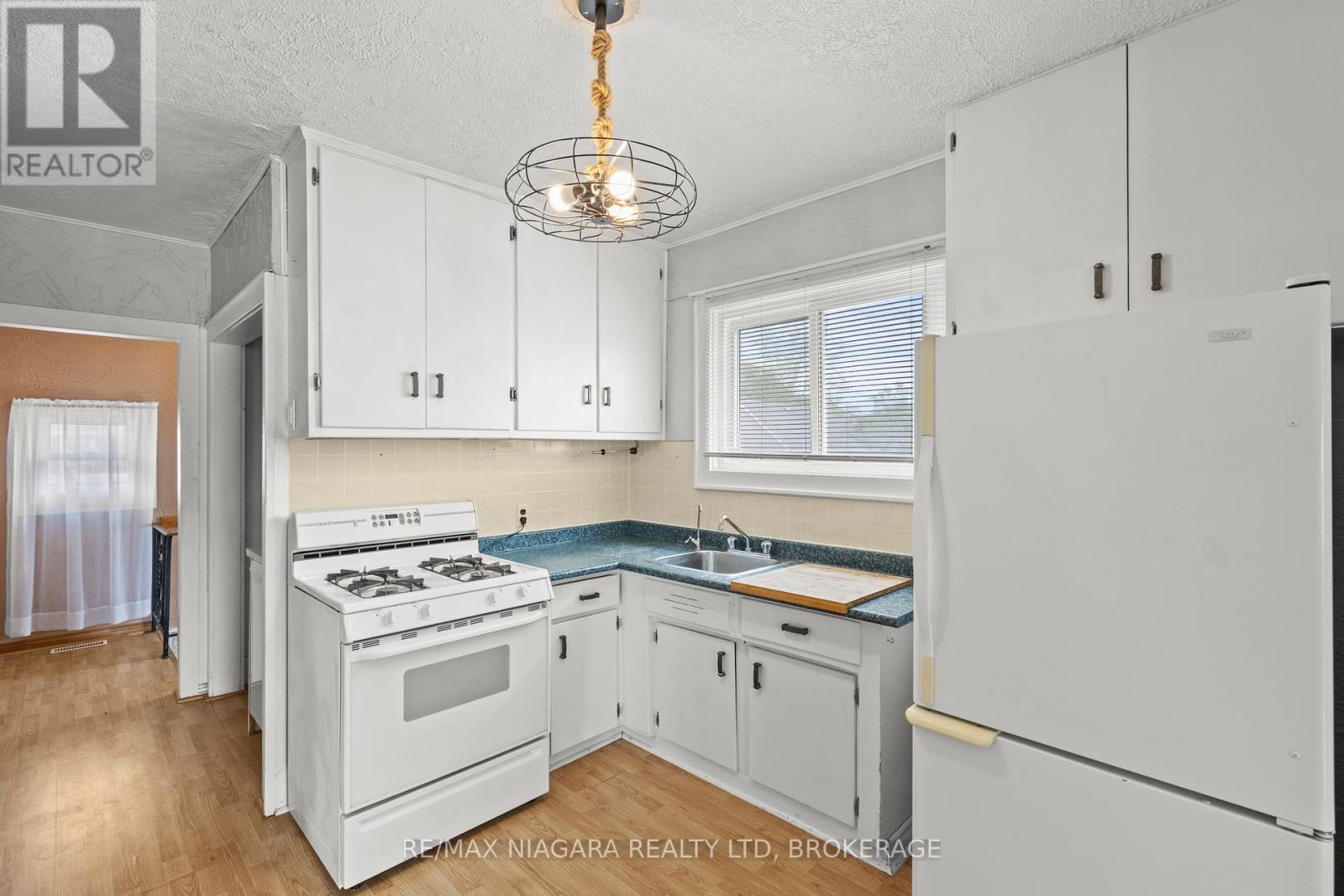 31 Broadway Avenue, Welland, Ontario  L3C 5L4 - Photo 21 - X12195840