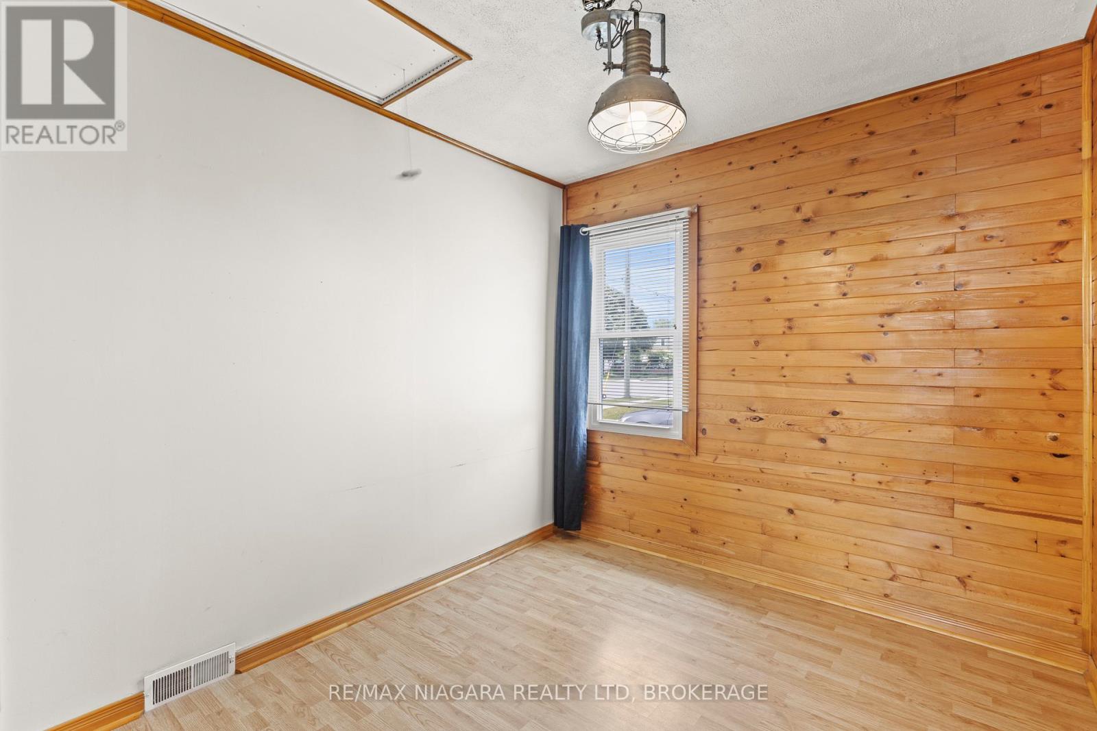 31 Broadway Avenue, Welland, Ontario  L3C 5L4 - Photo 24 - X12195840