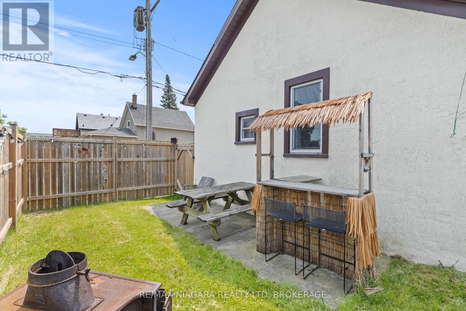 31 Broadway Avenue, Welland, Ontario  L3C 5L4 - Photo 4 - X12195840