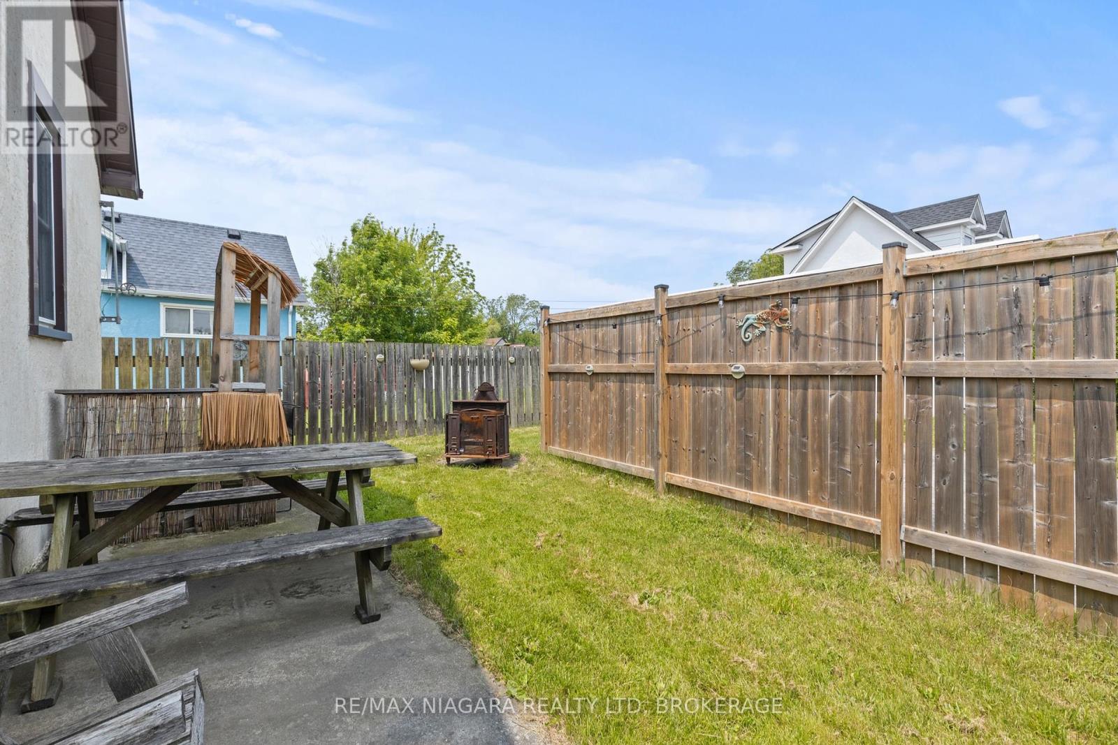 31 Broadway Avenue, Welland, Ontario  L3C 5L4 - Photo 5 - X12195840