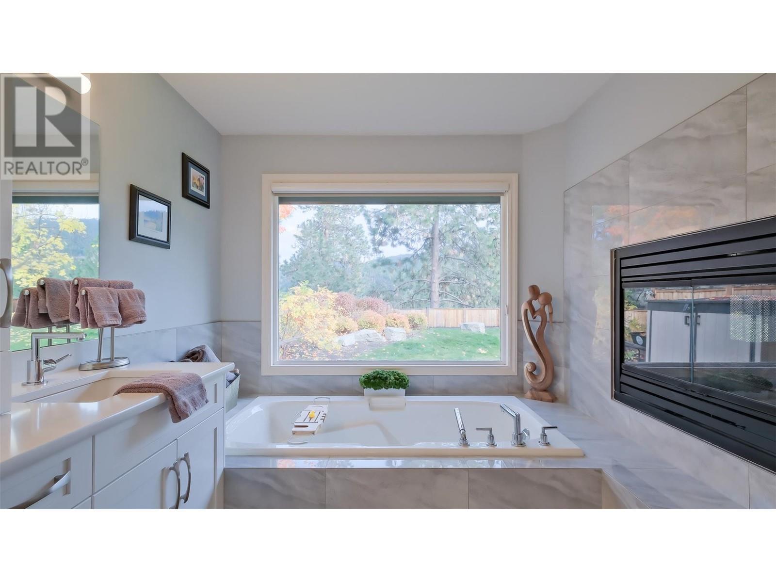 3869 Gallaghers Parkway, Kelowna, British Columbia  V1W 3Z8 - Photo 26 - 10350827