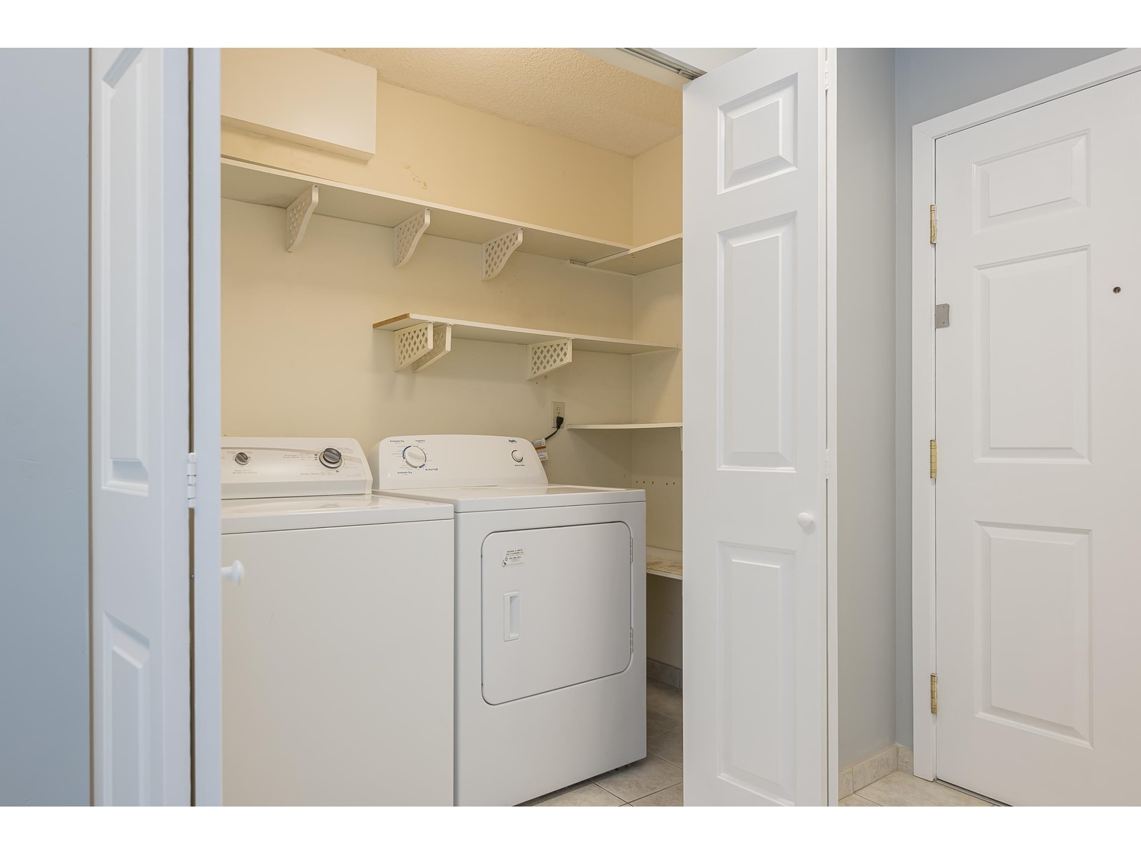 705 11910 80 Avenue, Delta, British Columbia  V4C 8E3 - Photo 6 - R3010989