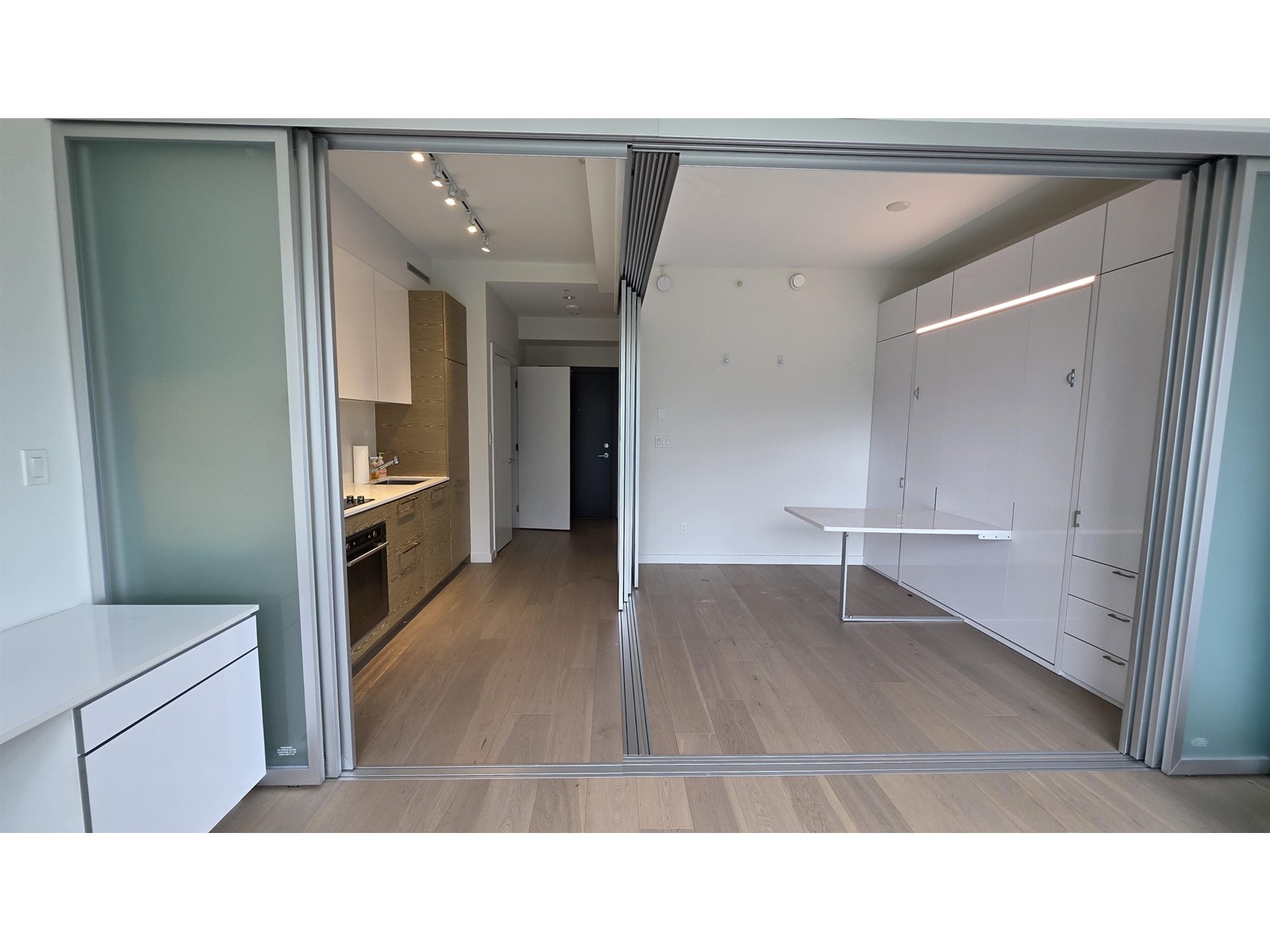 415 13438 Central Avenue, Surrey, British Columbia  V3T 0N2 - Photo 5 - R3009574