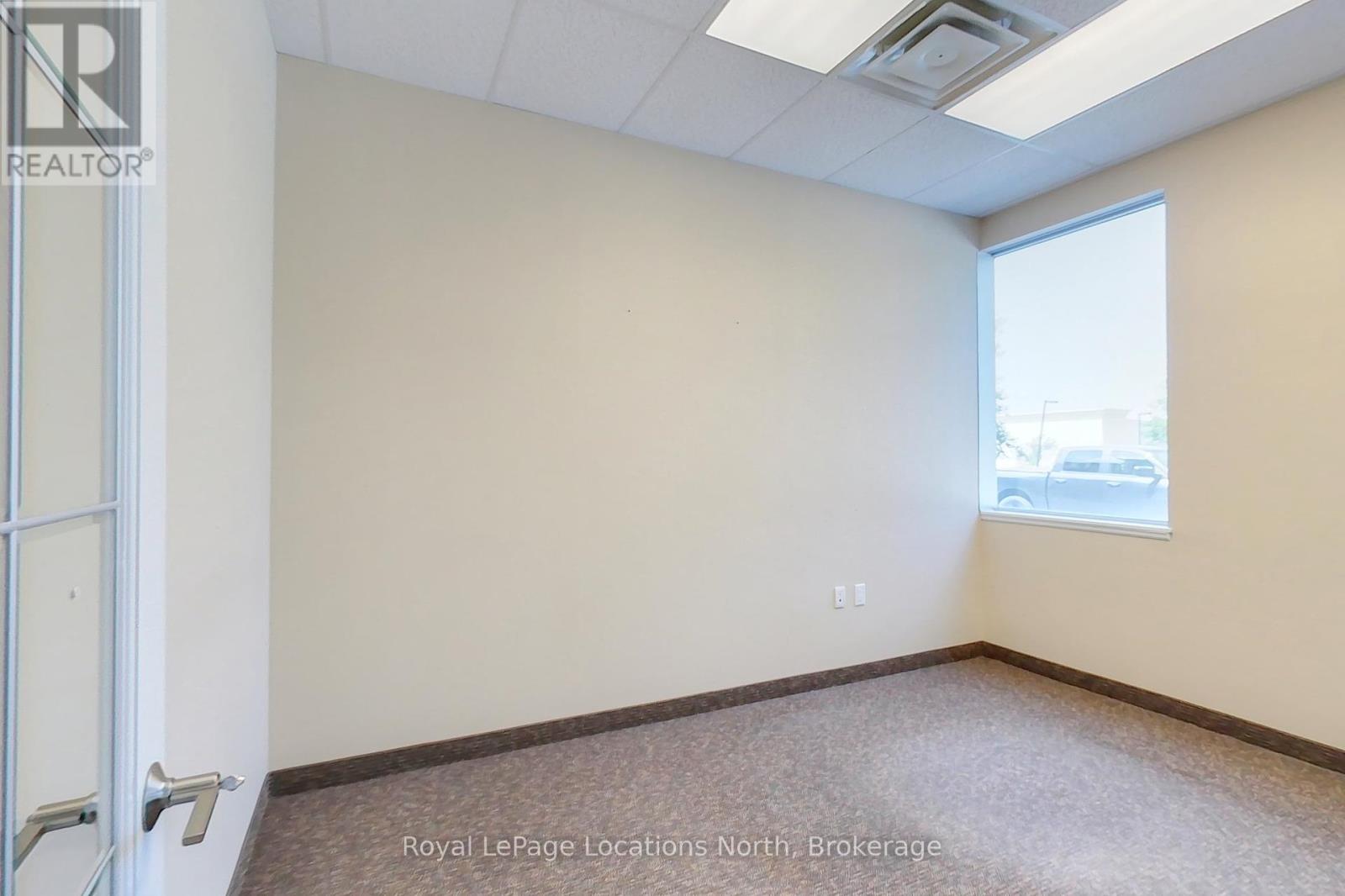 690 River Road W, Wasaga Beach, Ontario  L9Z 2P1 - Photo 15 - S12195906