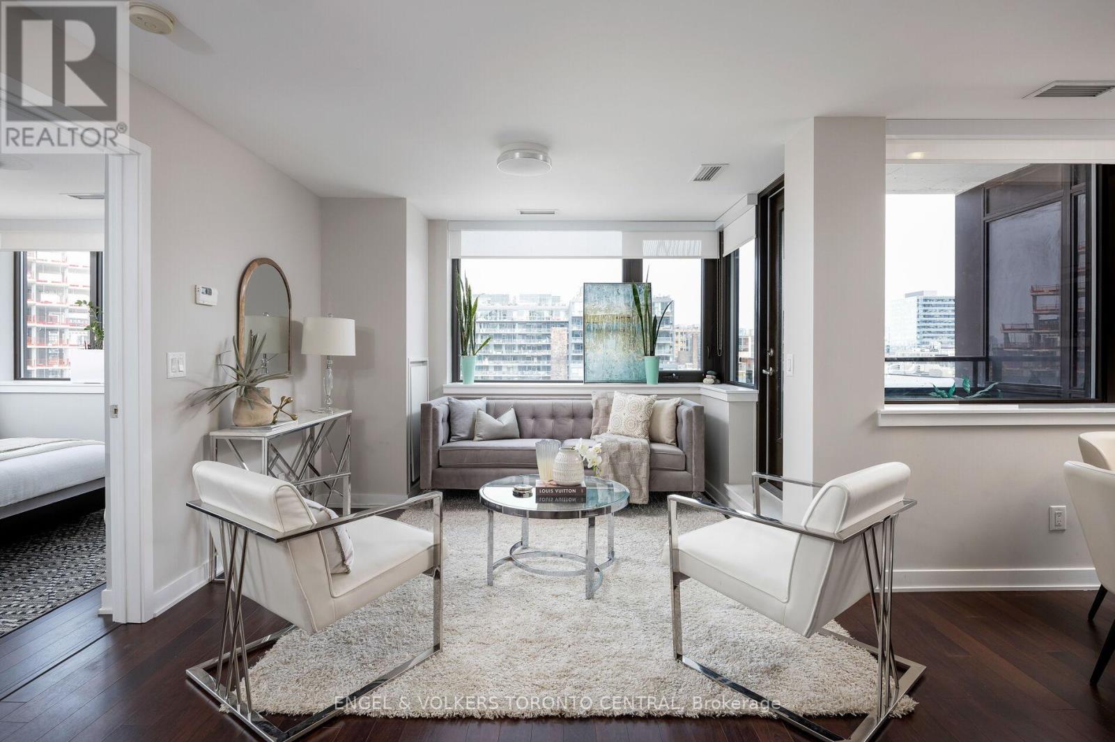 1001 - 400 Wellington Street W, Toronto (Waterfront Communities), Ontario  M5J 2N7 - Photo 4 - C12195772