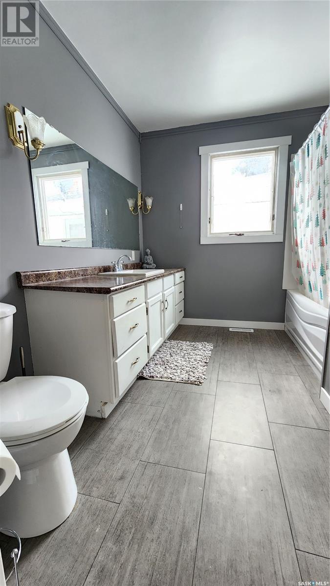 208 4th Street W, Wilkie, Saskatchewan  S0M 4W0 - Photo 17 - SK002413