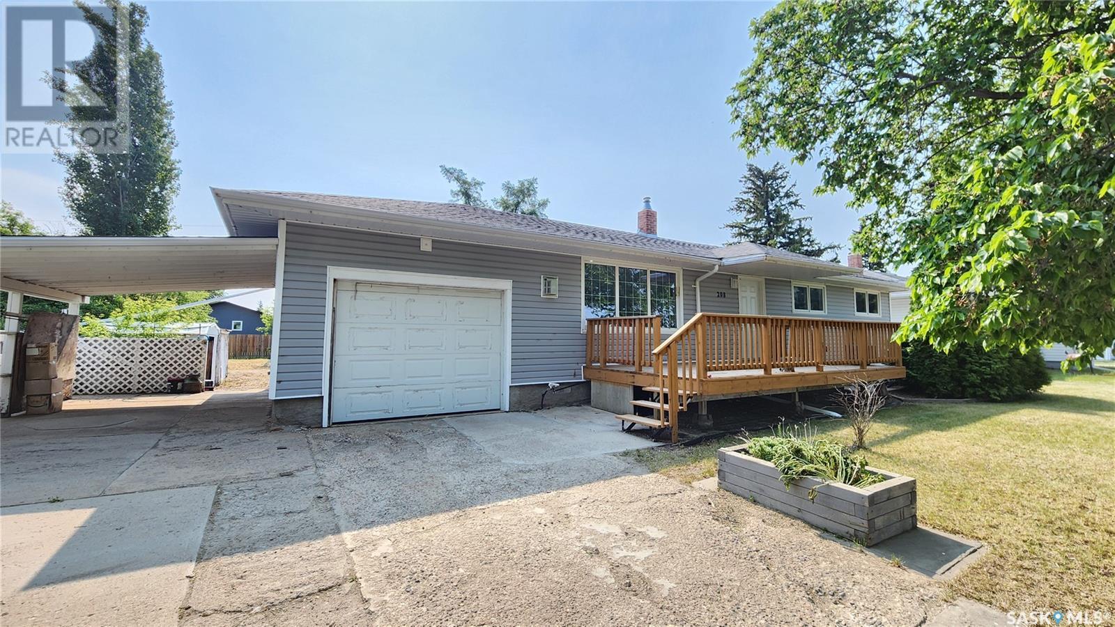 208 4th Street W, Wilkie, Saskatchewan  S0M 4W0 - Photo 1 - SK002413