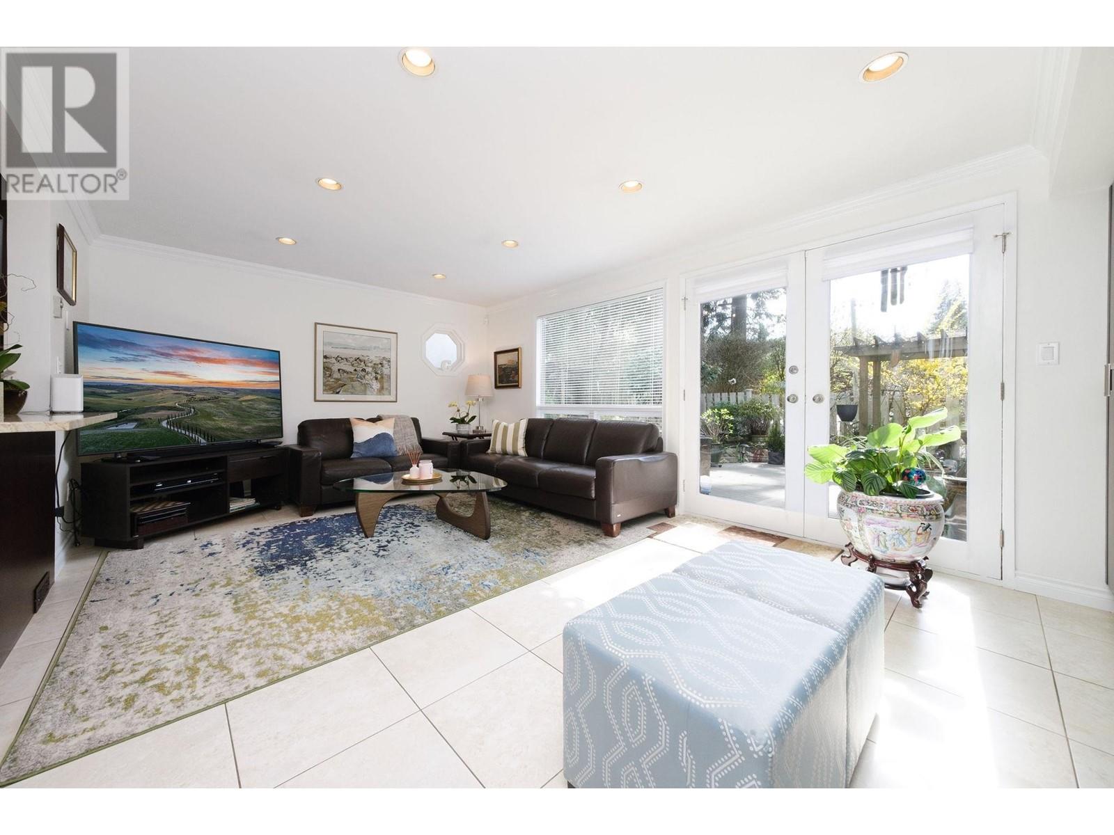 7650 Berkley Street, Burnaby, British Columbia  V5E 4A7 - Photo 11 - R2988792