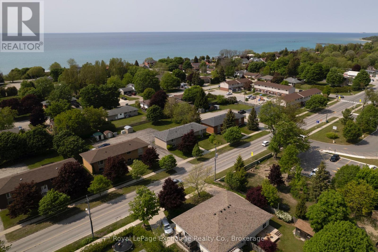 287 Queen Street, Kincardine, Ontario  N2Z 2R6 - Photo 4 - X12196006