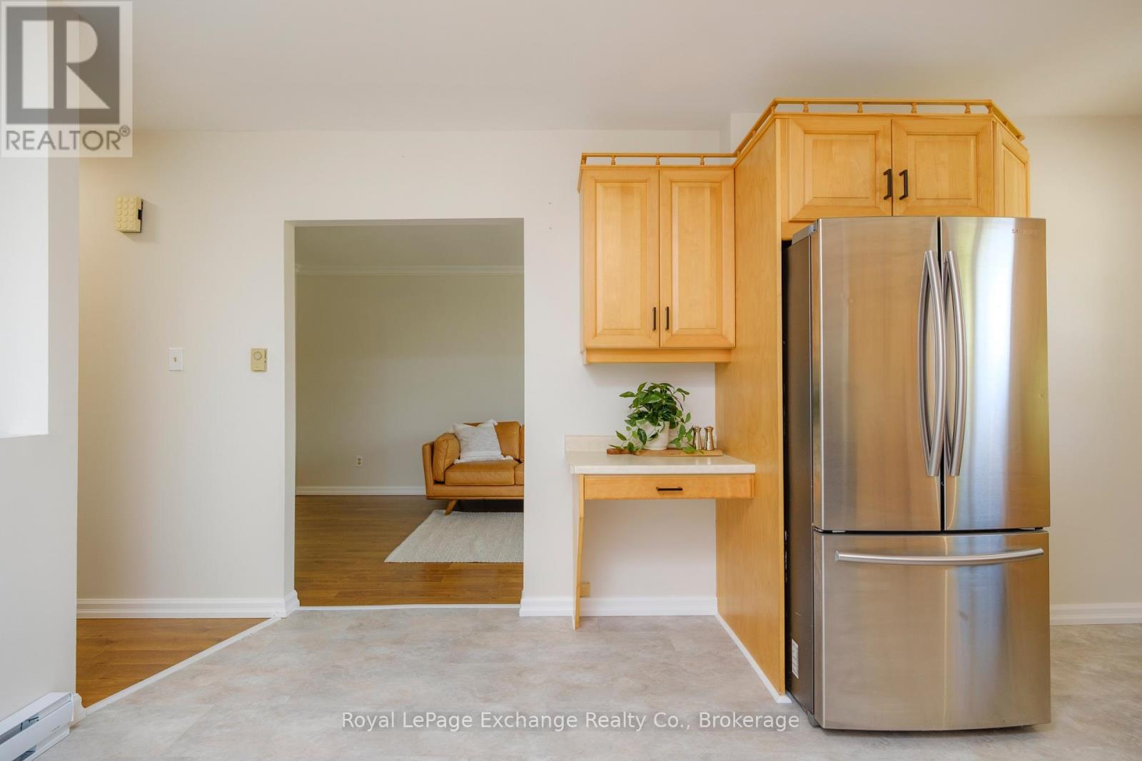 287 Queen Street, Kincardine, Ontario  N2Z 2R6 - Photo 9 - X12196006