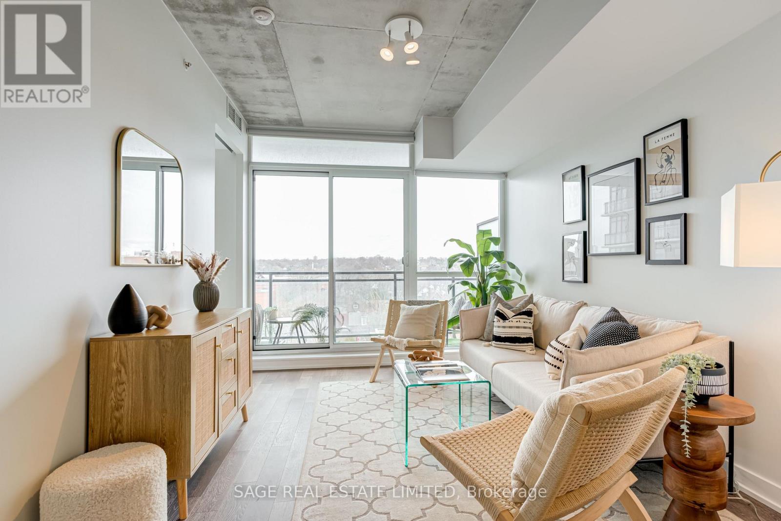 804 - 1190 Dundas Street E, Toronto, Ontario  M4M 0C5 - Photo 1 - E12195770