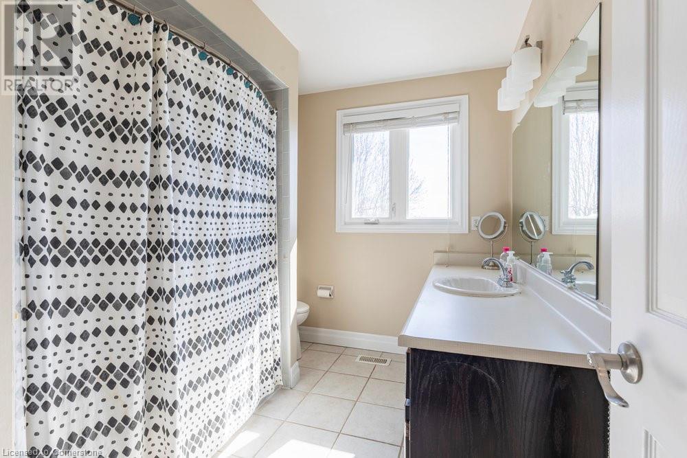 2456 Overton Drive, Burlington, Ontario  L7P 4B5 - Photo 24 - 40737341
