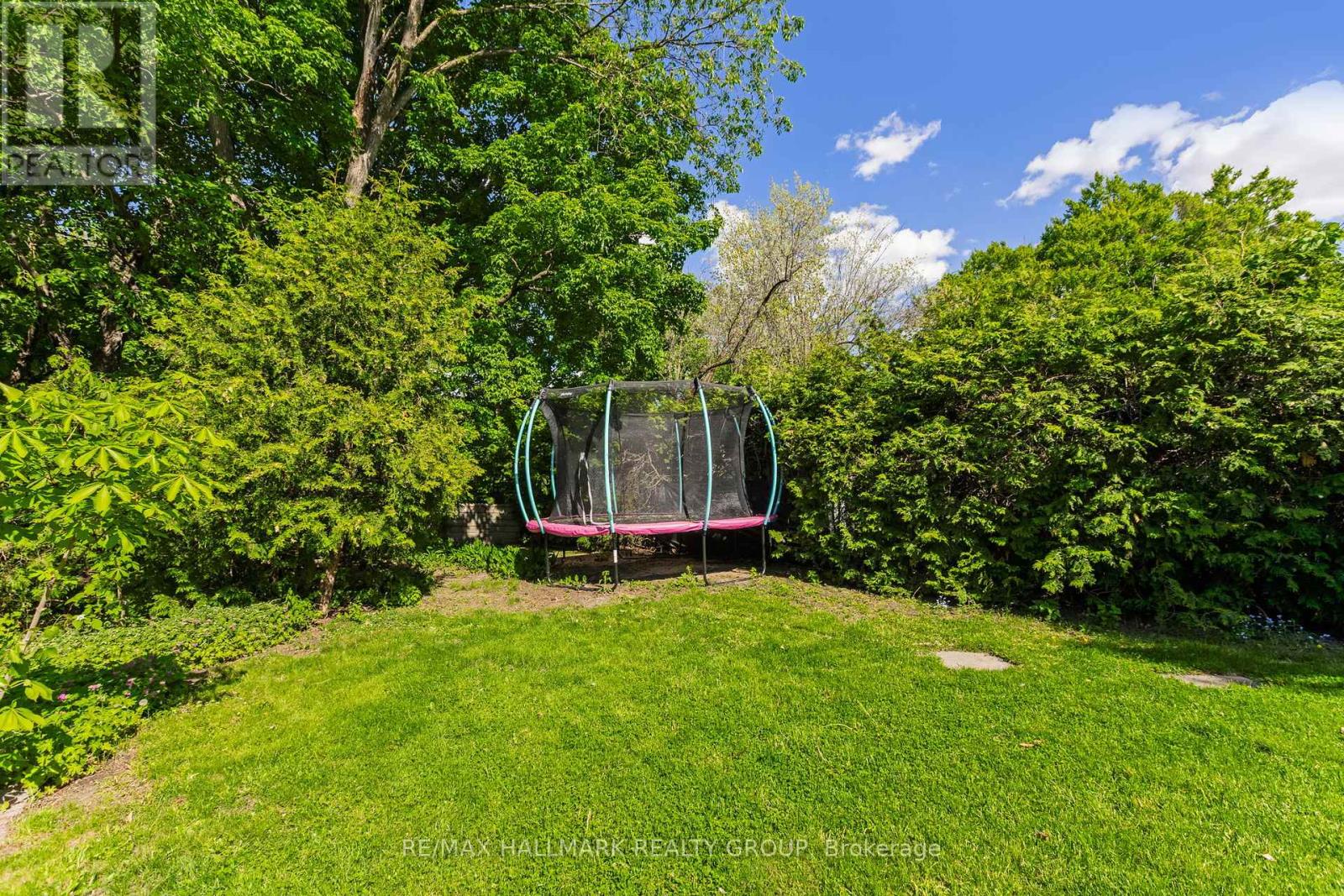 102 Coburn Avenue, Ottawa, Ontario  K2L 1G3 - Photo 40 - X12195868