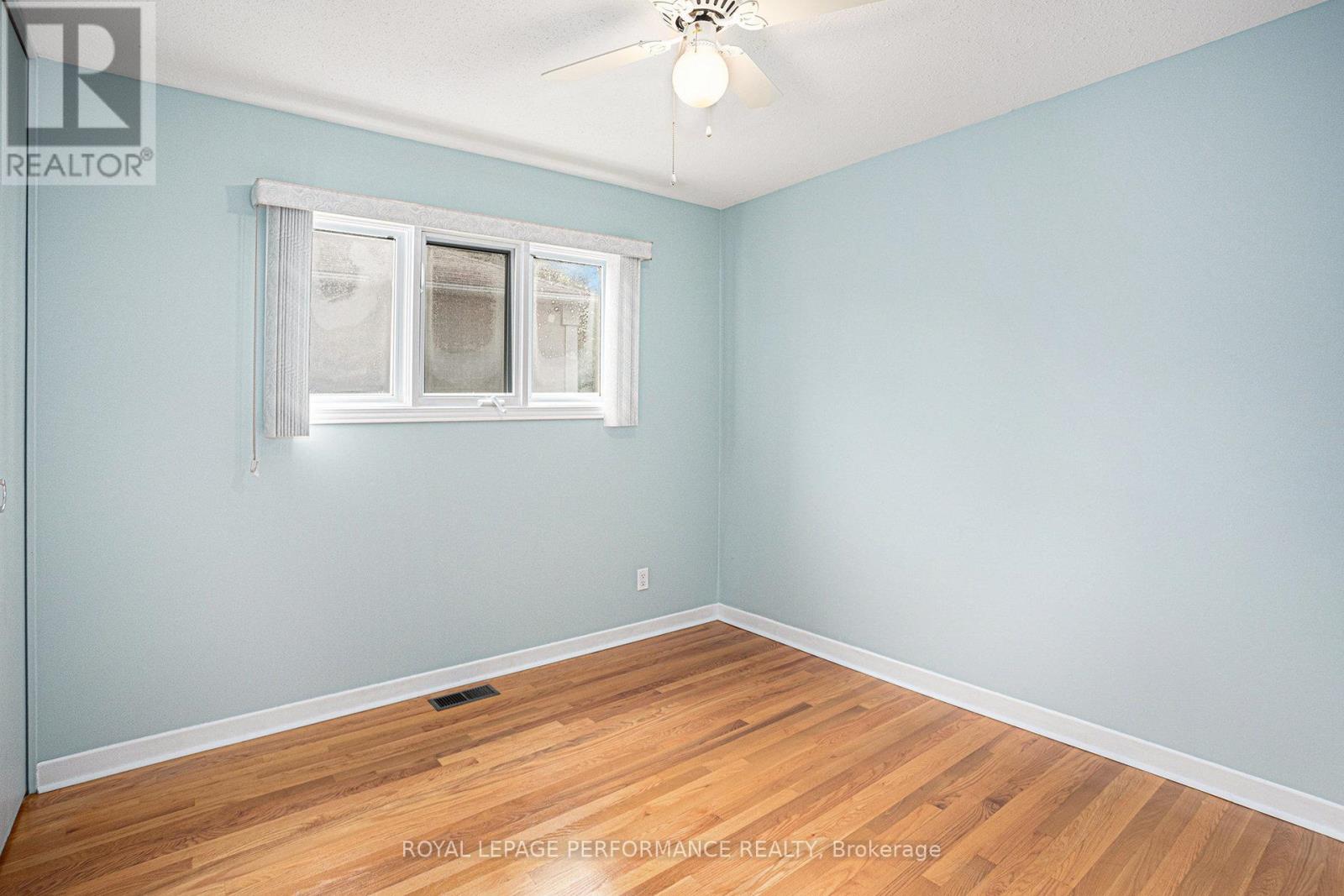 47 Sunnycrest Drive, Ottawa, Ontario  K2E 5Y4 - Photo 18 - X12195981