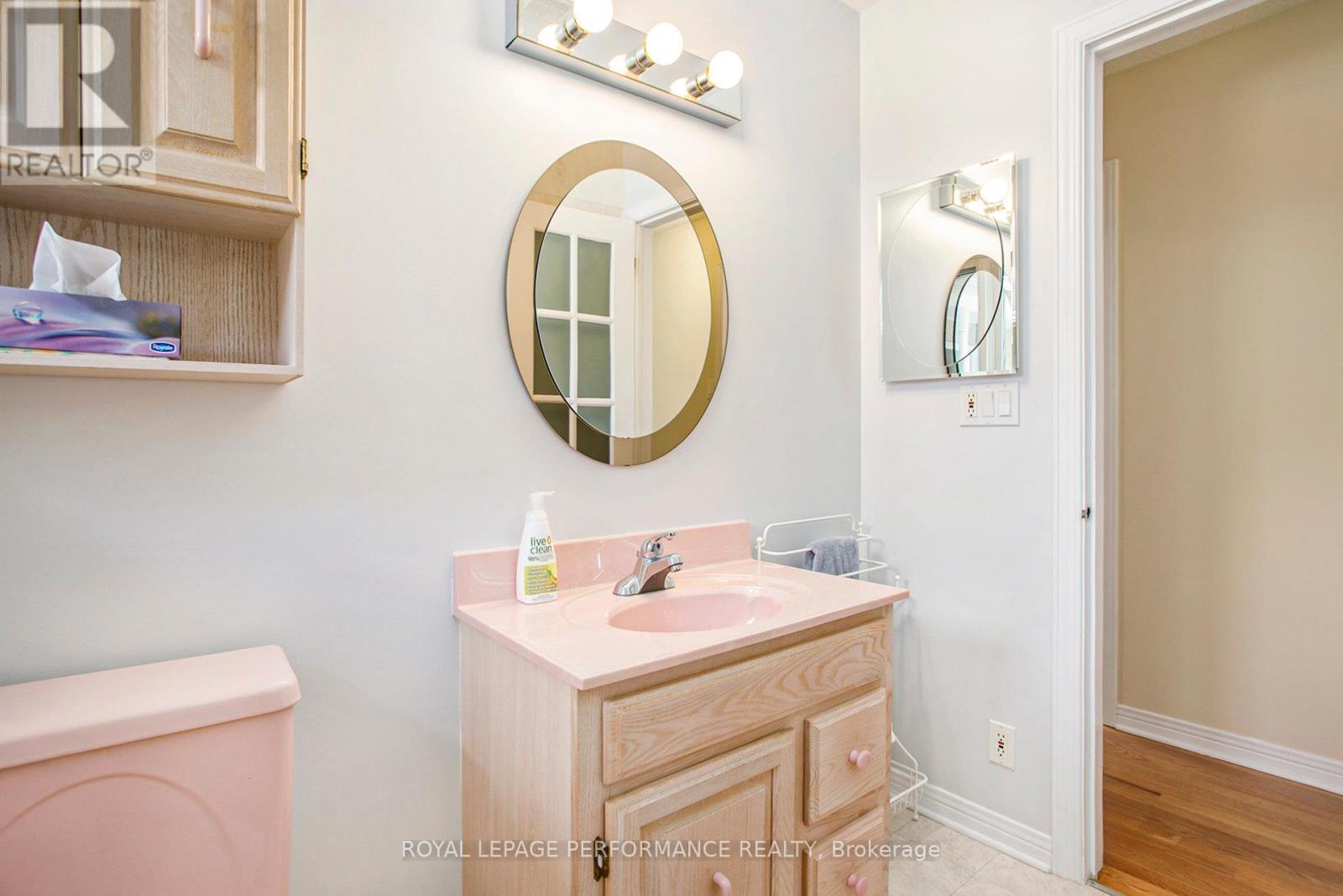 47 Sunnycrest Drive, Ottawa, Ontario  K2E 5Y4 - Photo 23 - X12195981