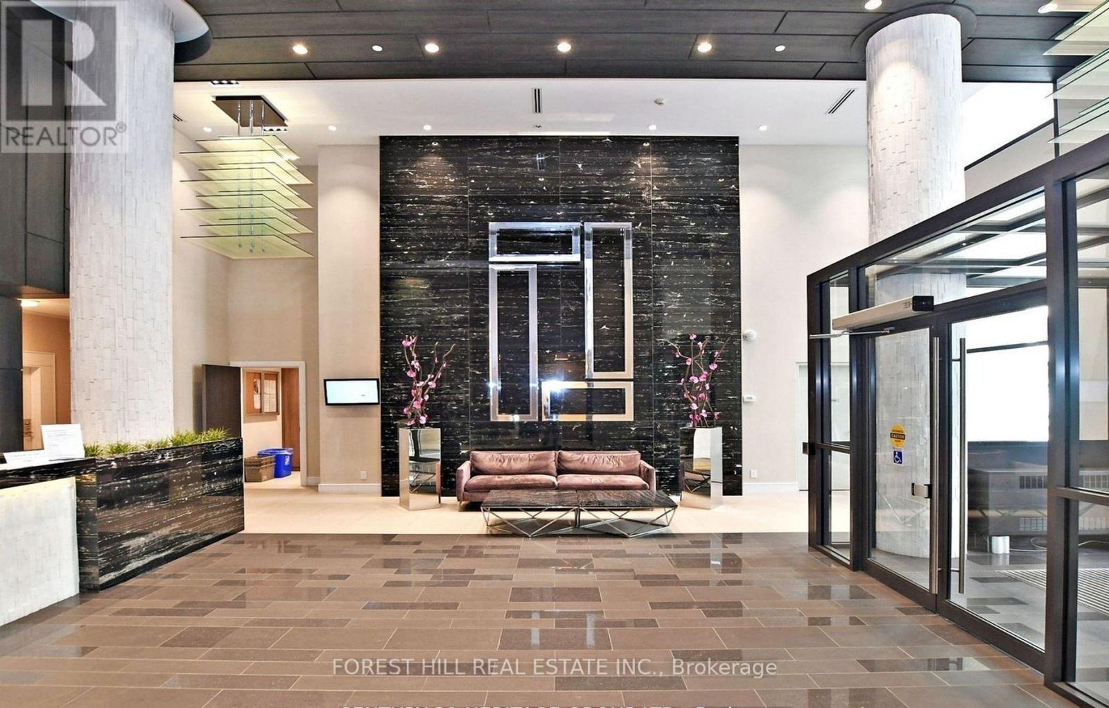 Nw 208 - 9201 Yonge Street, Richmond Hill (Langstaff), Ontario  L4C 6Z2 - Photo 2 - N12195749