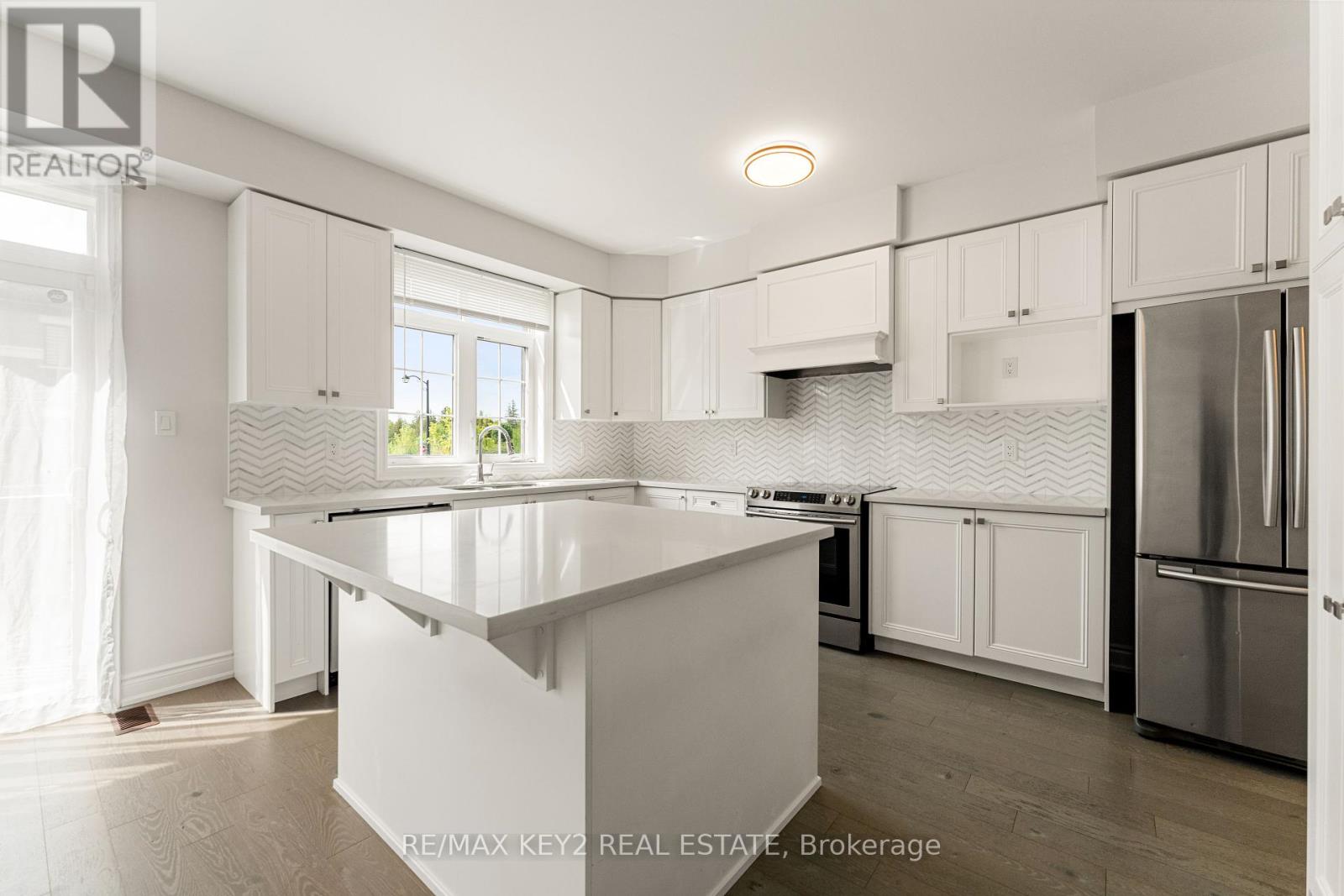 42 Boone Crescent, Vaughan, Ontario  L4H 4V1 - Photo 11 - N12195778