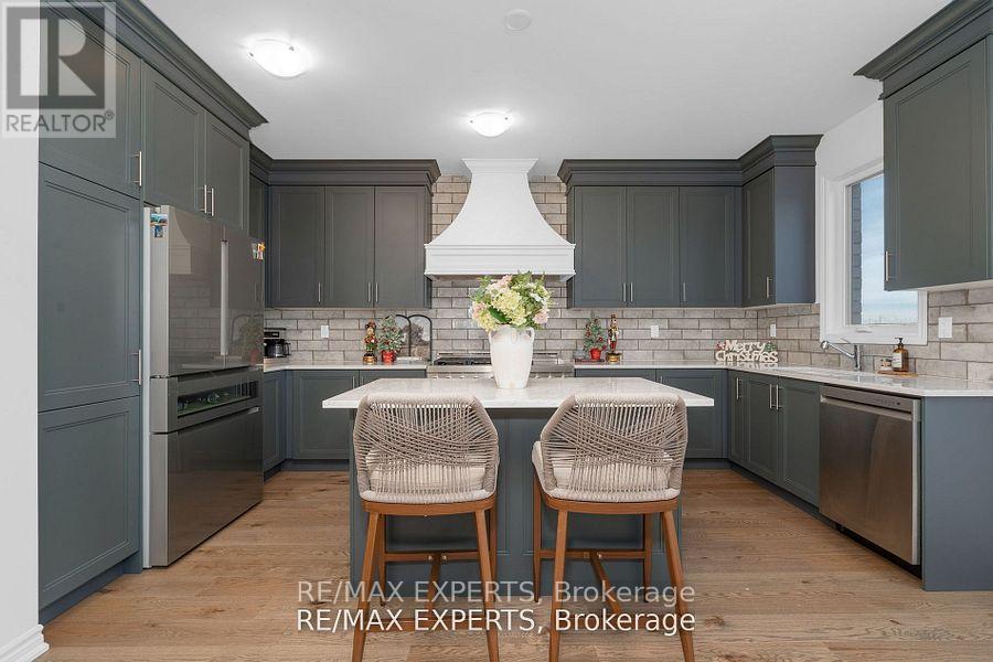 36 Shepherd Drive, Barrie, Ontario  L9J 0P3 - Photo 14 - S12195759