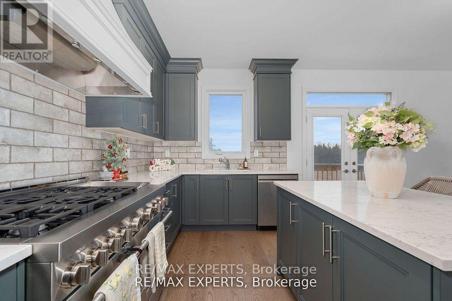 36 Shepherd Drive, Barrie, Ontario  L9J 0P3 - Photo 16 - S12195759