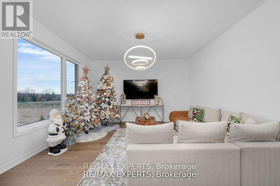 36 Shepherd Drive, Barrie, Ontario  L9J 0P3 - Photo 17 - S12195759