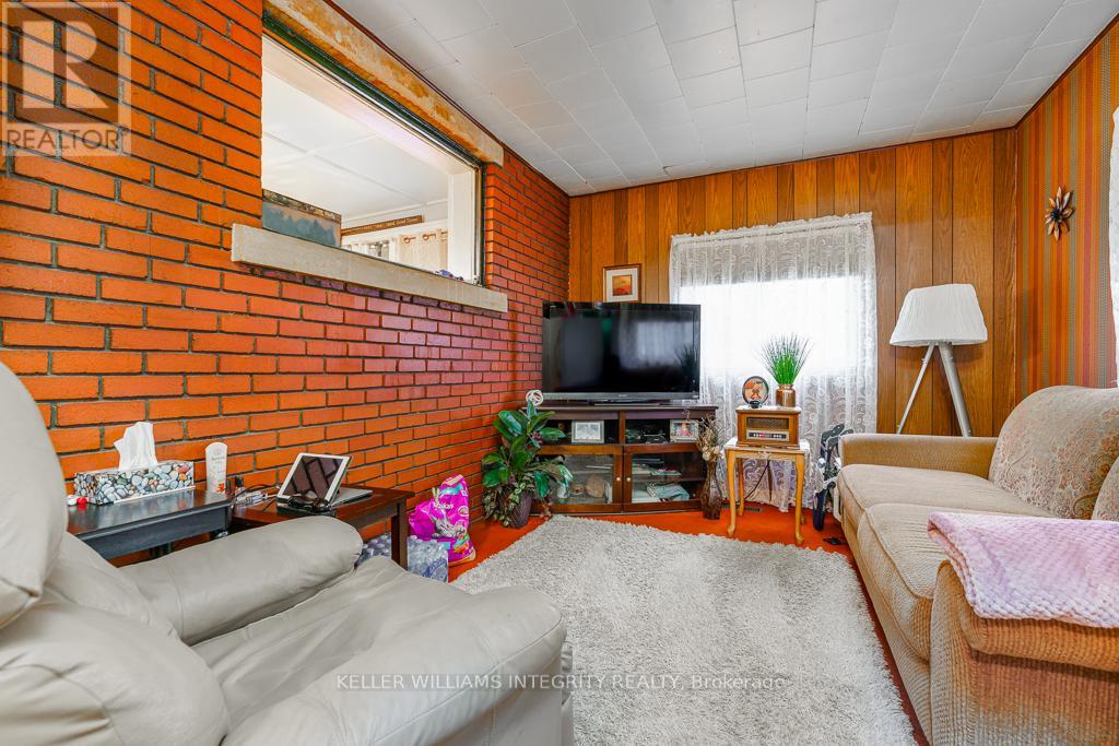 217 First St E Street, Cornwall, Ontario  K6H 1K9 - Photo 11 - X12037539