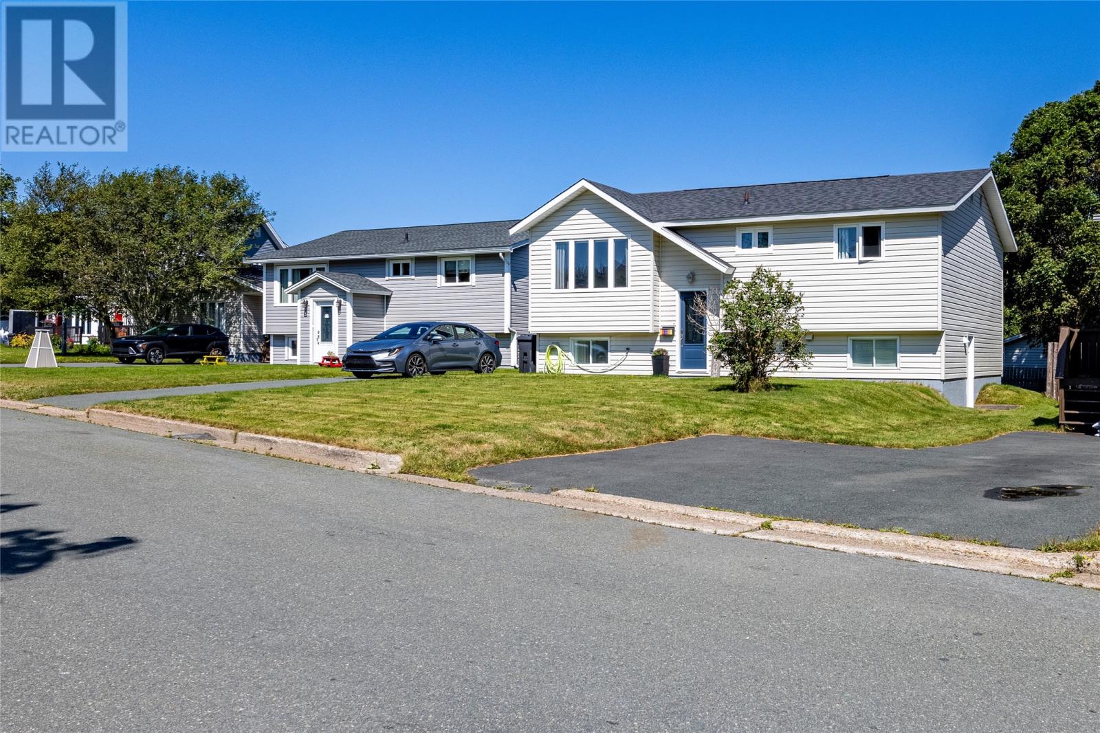 Property at 2 Yale Place image 4