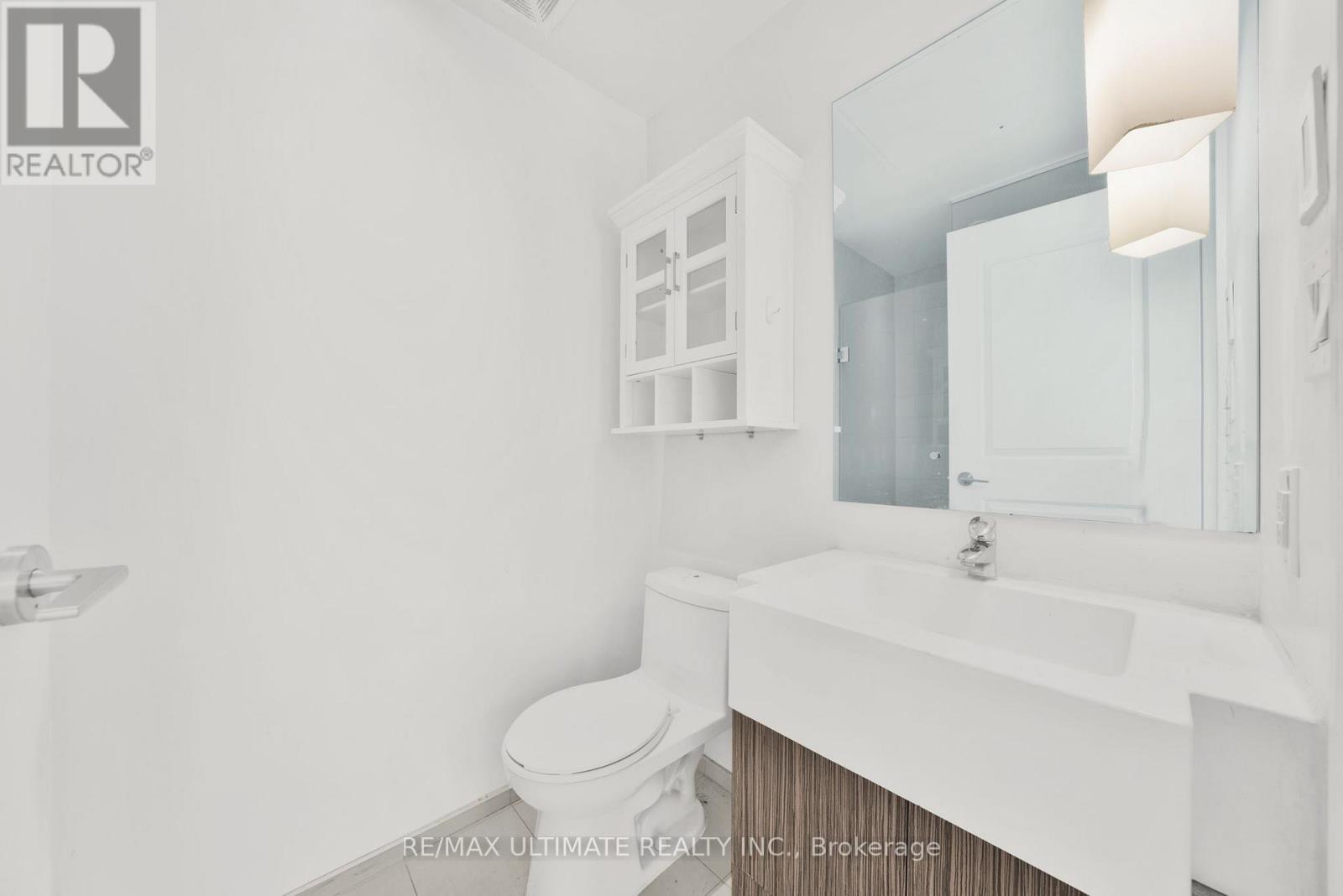 506 - 8 The Esplanade Street, Toronto, Ontario  M5E 0A6 - Photo 6 - C12195858