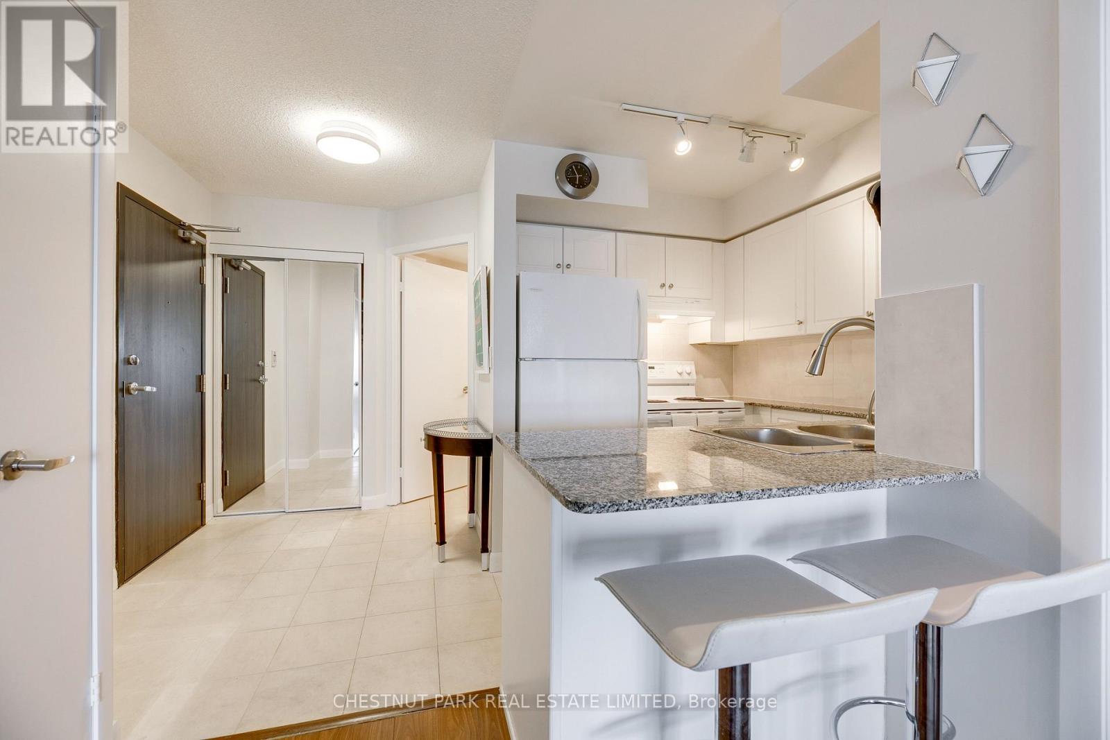 3003 - 210 Victoria Street, Toronto, Ontario  M5B 2R3 - Photo 3 - C12195902