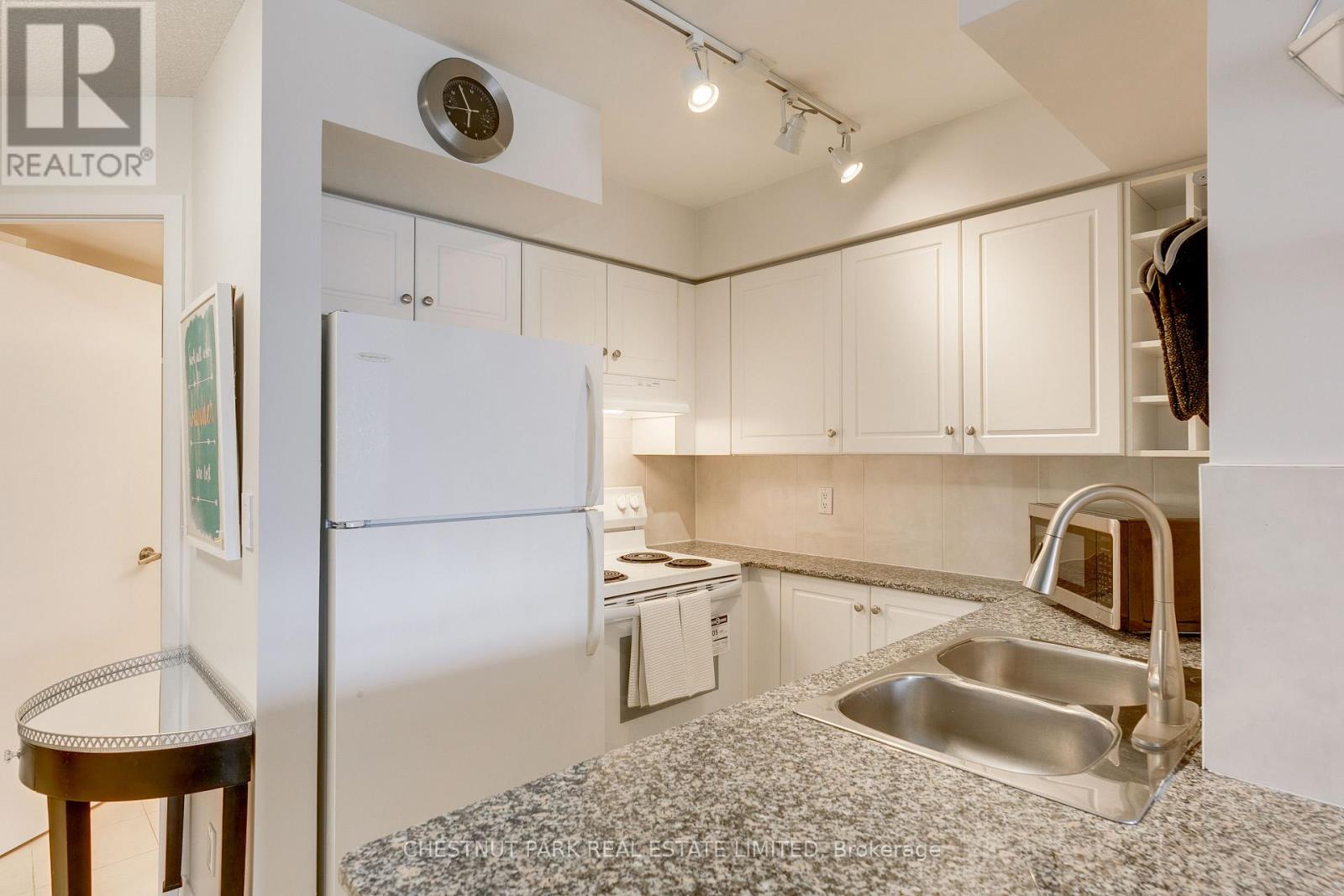 3003 - 210 Victoria Street, Toronto, Ontario  M5B 2R3 - Photo 5 - C12195902