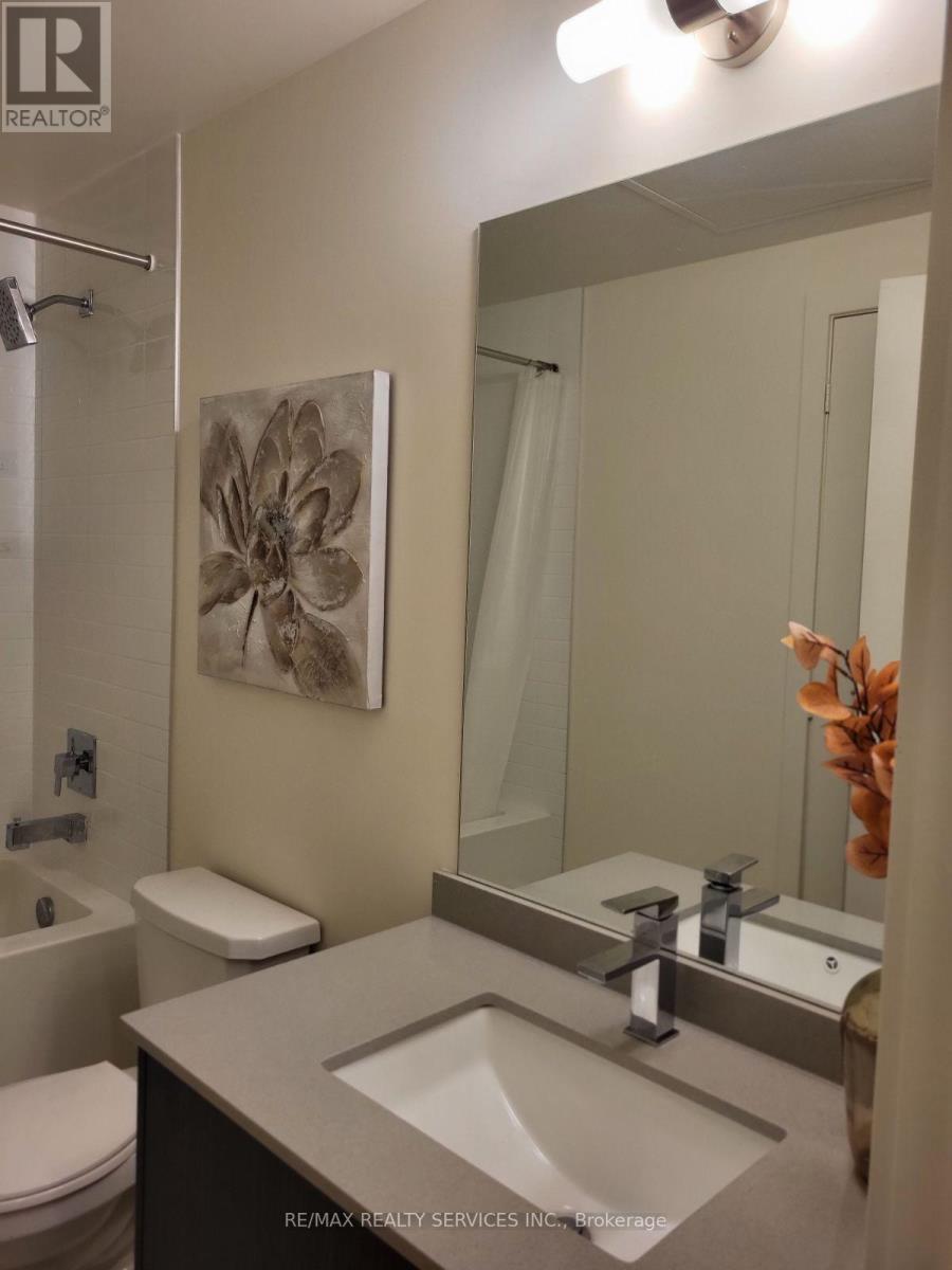 1808 - 330 Richmond Street, Toronto (Waterfront Communities), Ontario  M5V 0M4 - Photo 3 - C12195907