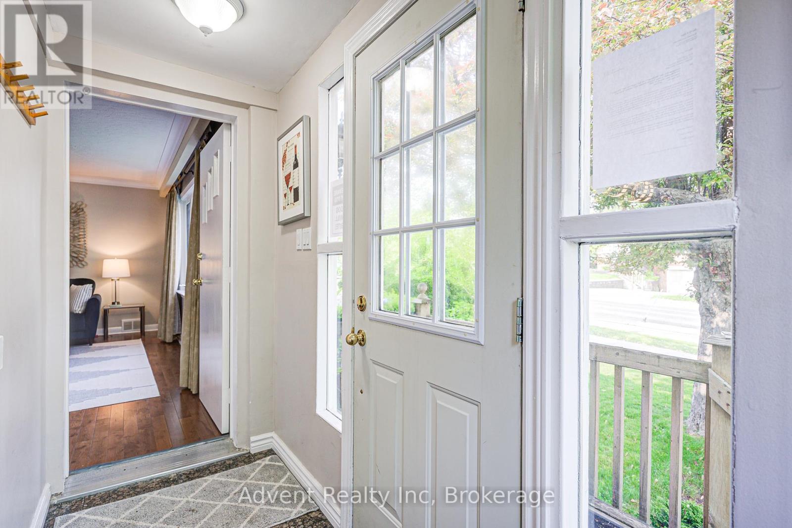 223 Willowdale Avenue, Toronto (Willowdale East), Ontario  M2N 4Z4 - Photo 3 - C12195908