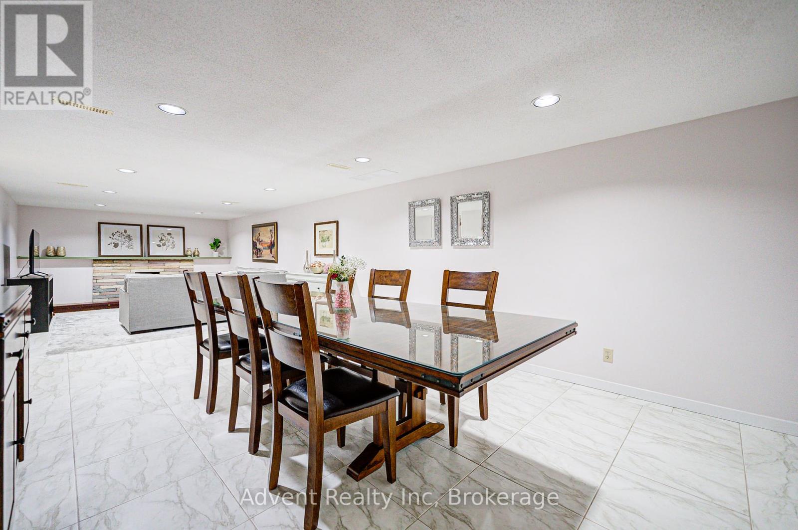 223 Willowdale Avenue, Toronto (Willowdale East), Ontario  M2N 4Z4 - Photo 32 - C12195908