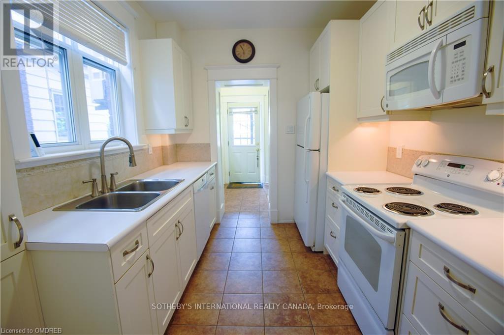 49 Hillsdale Avenue W, Toronto (Yonge-Eglinton), Ontario  M5P 1E9 - Photo 6 - C12195963