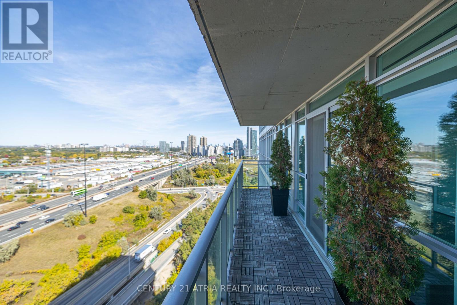 1704 - 185 Legion Road, Toronto, Ontario  M8Y 0A1 - Photo 3 - W12195804