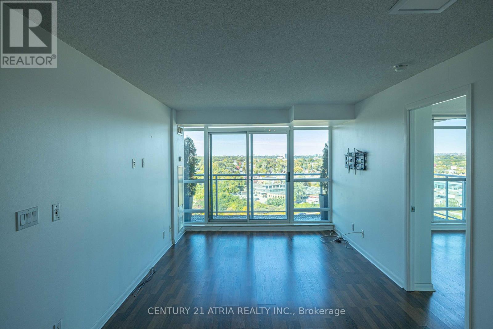1704 - 185 Legion Road, Toronto, Ontario  M8Y 0A1 - Photo 5 - W12195804