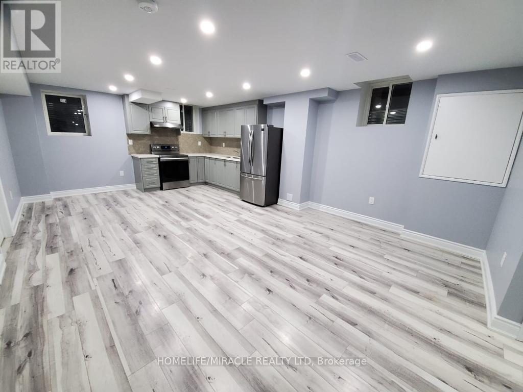 90 YARDLEY CRESCENT, Brampton, Ontario