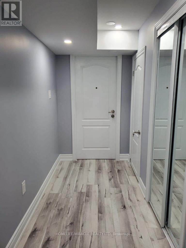 90 Yardley Crescent, Brampton, Ontario  L6X 5L8 - Photo 10 - W12195812