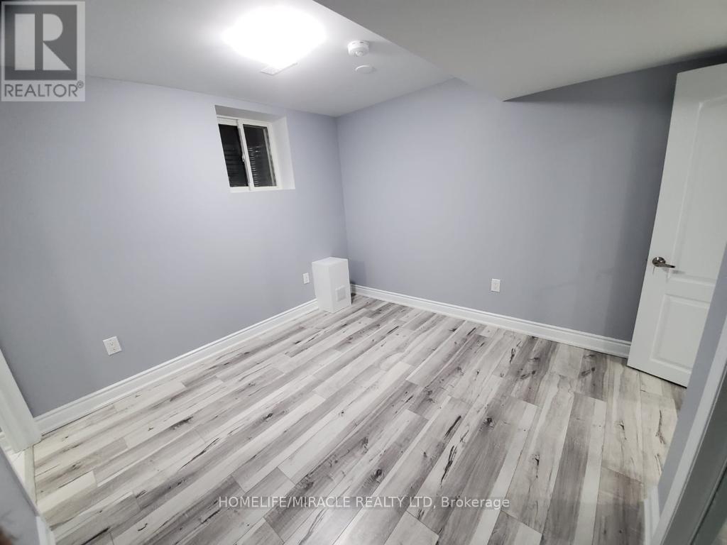 90 Yardley Crescent, Brampton, Ontario  L6X 5L8 - Photo 6 - W12195812