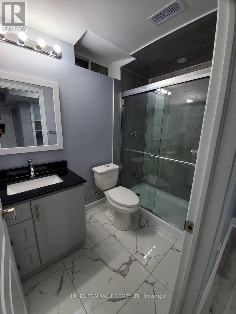 90 Yardley Crescent, Brampton, Ontario  L6X 5L8 - Photo 9 - W12195812