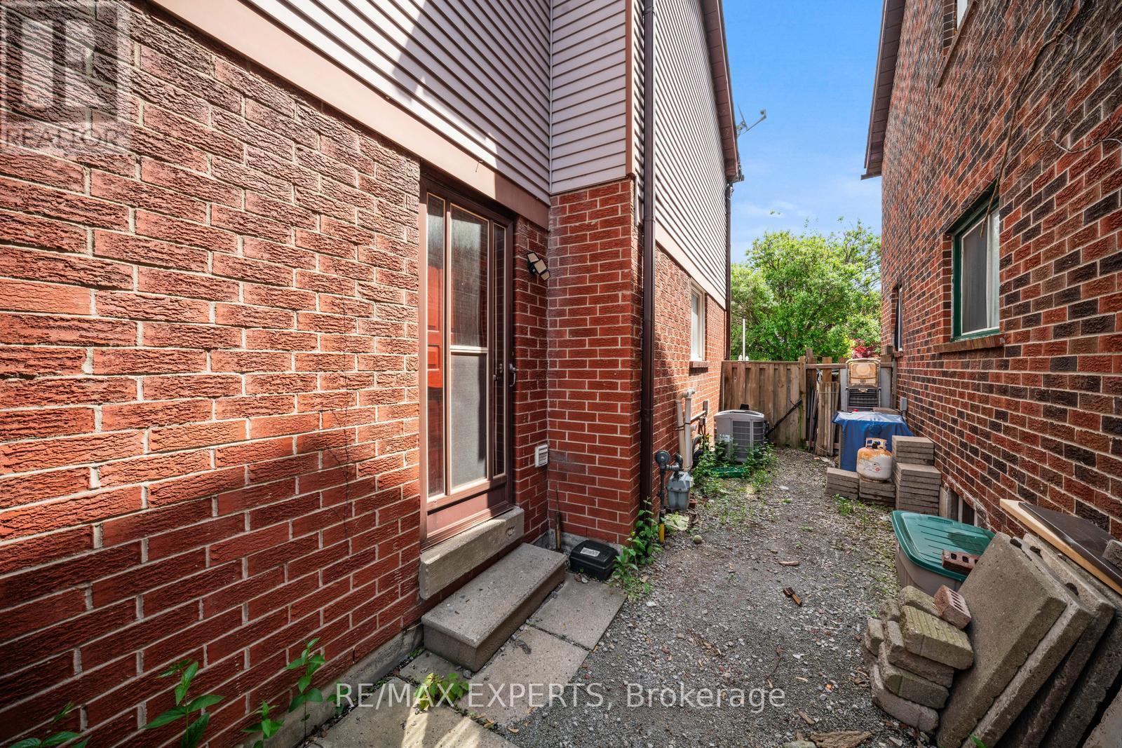 66 Carl Crescent, Toronto (Steeles), Ontario  M1W 3R2 - Photo 37 - E12195854