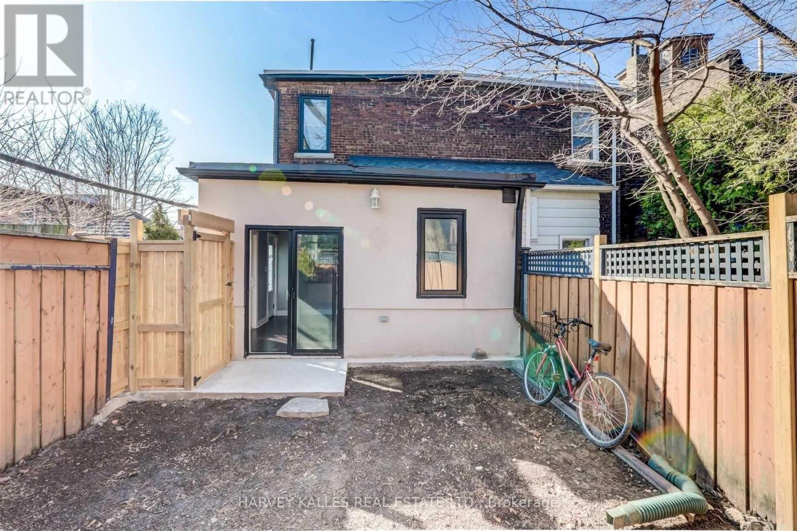 58 Sandford Avenue, Toronto (South Riverdale), Ontario  M4L 2E7 - Photo 25 - E12195956