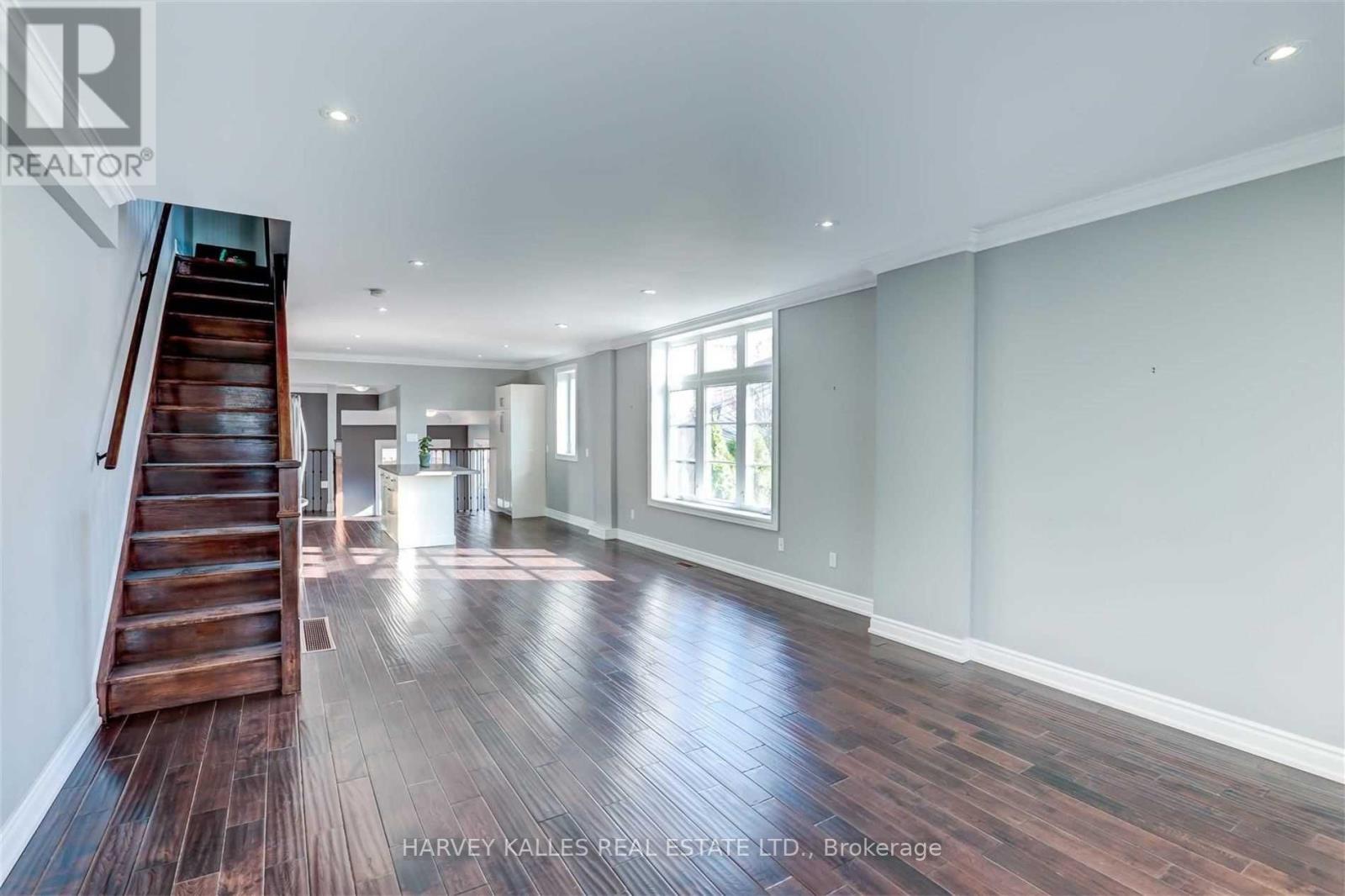 58 Sandford Avenue, Toronto (South Riverdale), Ontario  M4L 2E7 - Photo 3 - E12195956