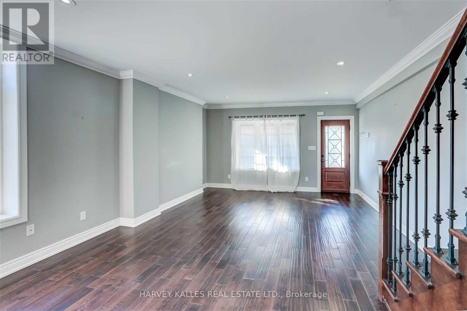 58 Sandford Avenue, Toronto (South Riverdale), Ontario  M4L 2E7 - Photo 6 - E12195956