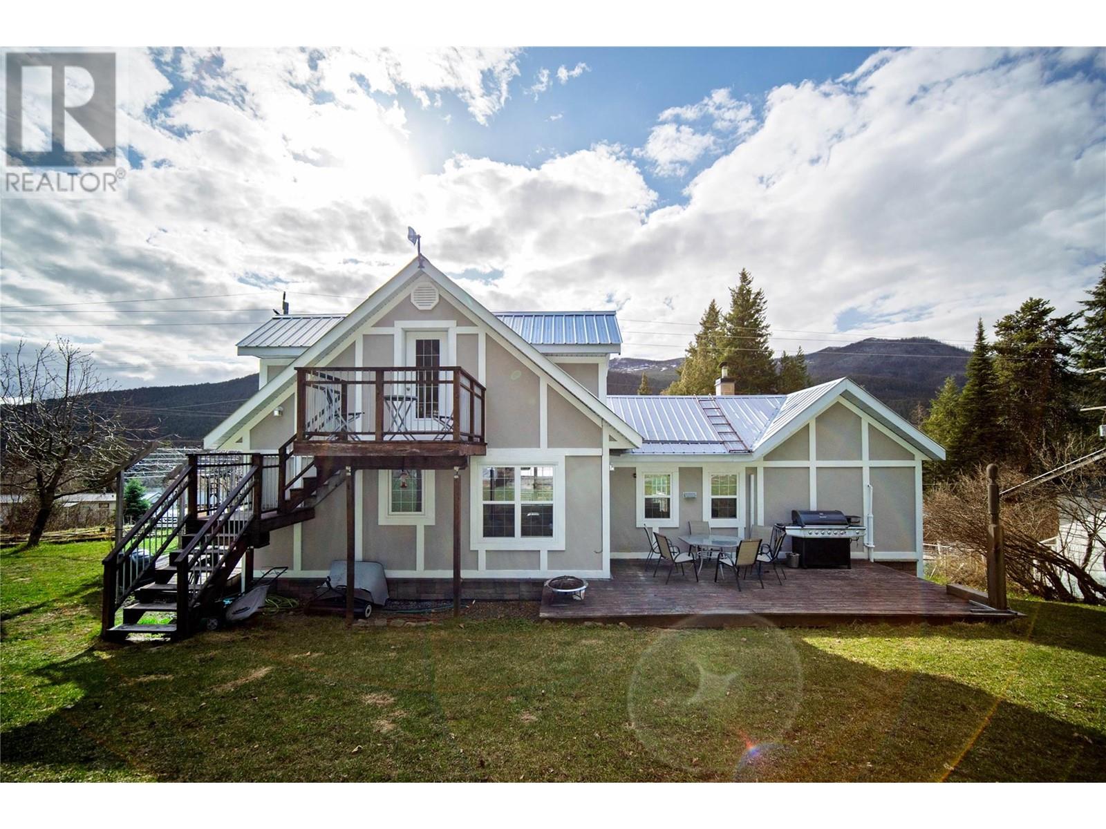 9270 Campbell Street, Moyie, British Columbia  V0B 2A0 - Photo 40 - 10345011