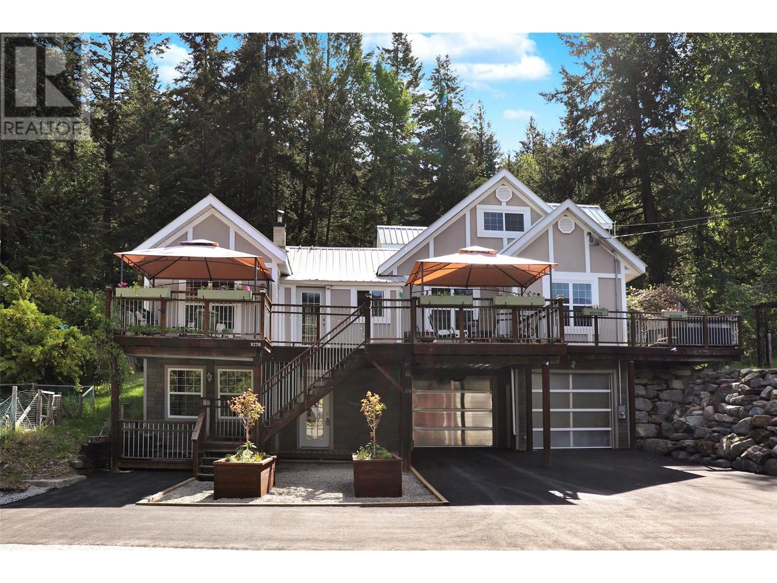 9270 Campbell Street, Moyie, British Columbia  V0B 2A0 - Photo 1 - 10345011