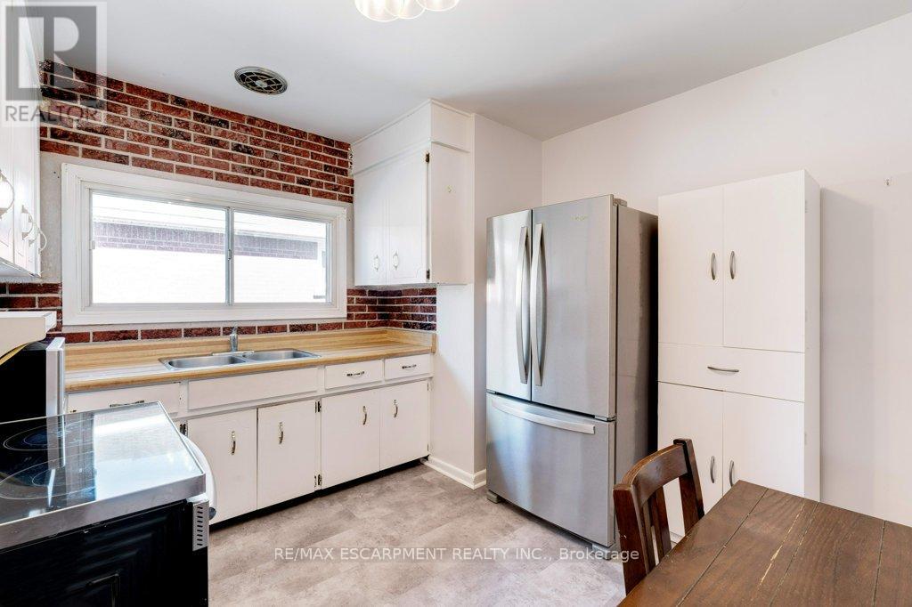 40 Richwill Road, Hamilton, Ontario  L9C 1S1 - Photo 8 - X12195774