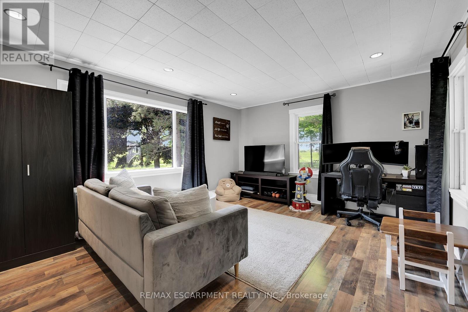 1216 Sawmill Road, Hamilton, Ontario  L9G 3L1 - Photo 17 - X12195825