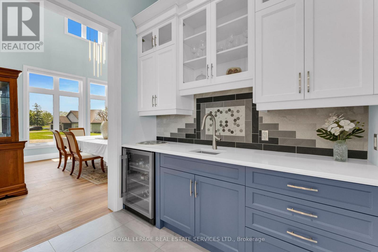 2581 North Service Road, Lincoln (Lincoln-Jordan/vineland), Ontario  L0R 1S0 - Photo 16 - X12195832