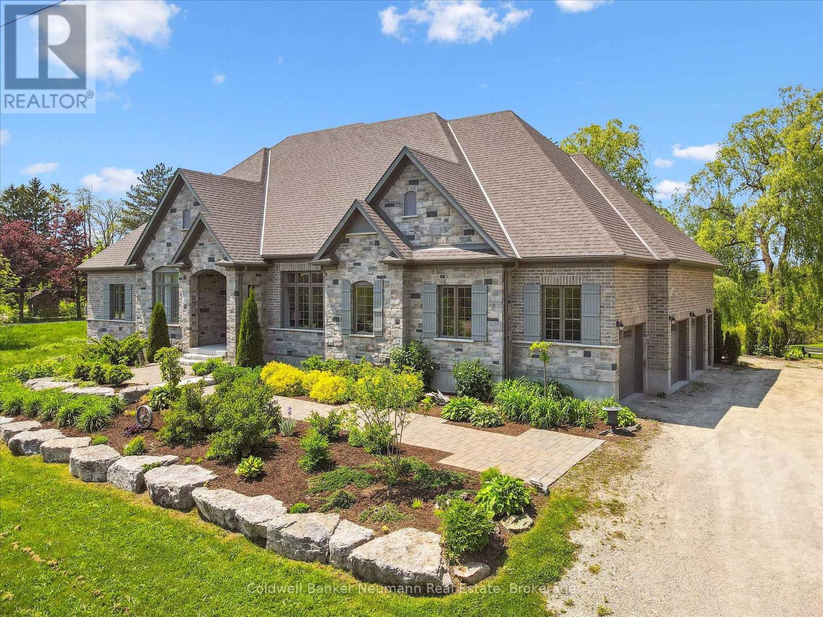 74 Gilmour Road, Puslinch, Ontario  N0B 2J0 - Photo 2 - X12068881